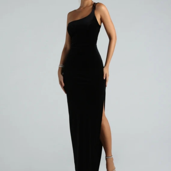 Lillian Formal Glitter Velvet Strappy Back Long Dress Size Medium - Picture 2 of 10